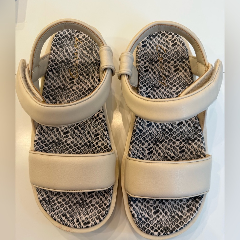 CIRCUS NY Ivory Platform sport Holden Sandals Size 7